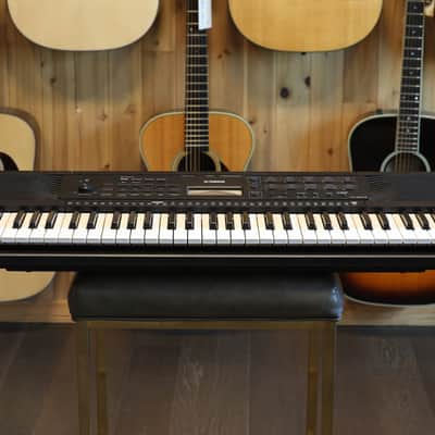 Yamaha PSR-E273 61-Key Arranger Keyboard 2020 - Present - Black