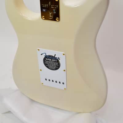 2007 Fender American Vintage 1957 Commemorative Stratocaster Electric Guitar, Maple Fingerboard, White Blonde w/ Case image 13