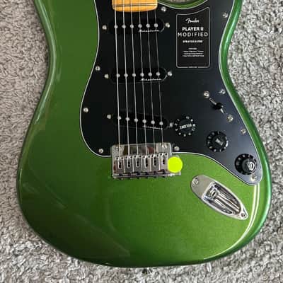 Mint Fender  Player II Modified Stratocaster®, Maple Fingerboard, Green Metallic image 3
