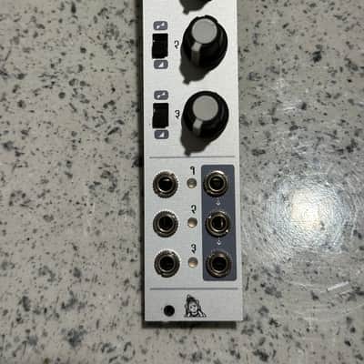 Mutable Instruments Shades v2 mixer attenuverter 2010’s image 2