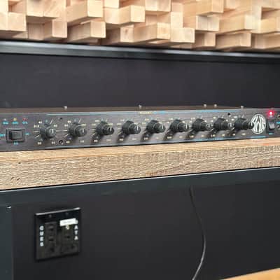 SWR Mr. Tone Controls 1980s. 9 Band Parametric Equalizer for Bass. image 2