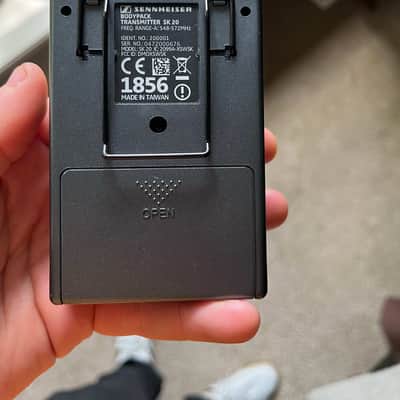 Sennheiser XS Wireless Receiver and Bodypack 548-572 Mhz image 4