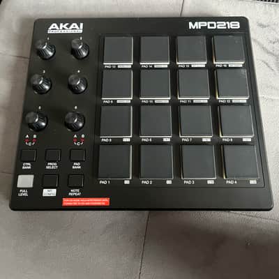 Akai MPD218 2015 - Present - Black image 2
