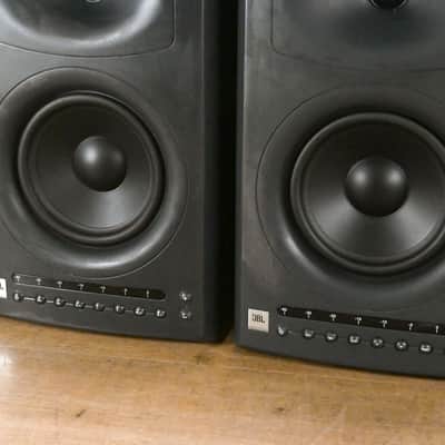 JBL LSR4326P Powered 2-Way 6.25" Bi-Amplified Studio Monitor (PAIR) CG015JA image 3