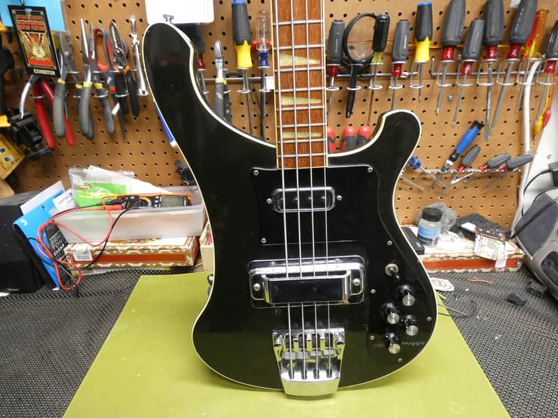 Rickenbacker 4001
