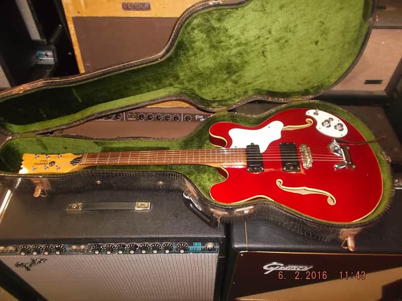 Mosrite Celebrity 1966 Red image 1
