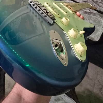 Fender American Elite Stratocaster with Maple Fretboard 2016 - 2019 Sky Burst Metallic image 8