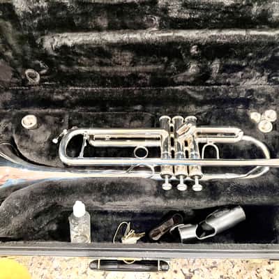 Jupiter JTR1100S Intermediate Bb Trumpet 2014 - Silver BEAUTIFUL! image 8