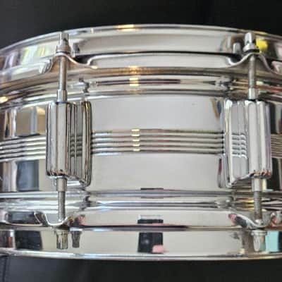Rogers "5-Line" Dyna-Sonic 5x14" Brass Snare. "Beavertail" Lugs 1967 - 1974 - Chrome image 2