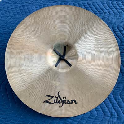 Zildjian 19" Classic Orchestral Selection Medium Pair Brilliant image 3