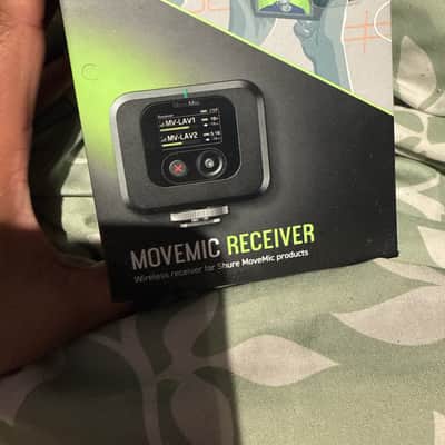 Shure MoveMic Two Receiver Kit Clip-On Microphone and Receiver 2024 - Present - Black image 2