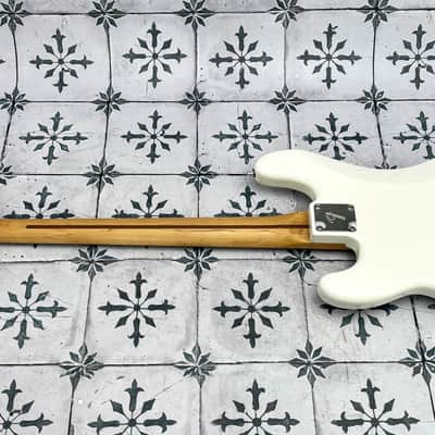 Fender Player Precision Bass with Pau Ferro Fretboard • Polar White • 2020 • 8.44 lb image 6