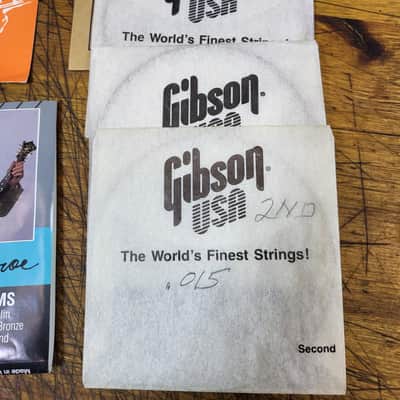 Gibson USA Mandolin String Set Luthier Parts Case Candy image 4