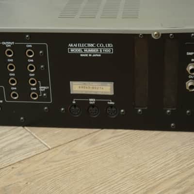 Akai S1100 MIDI Stereo Digital Sampler 1990 - White image 4