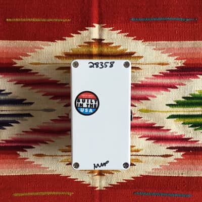 Greer Tomahawk (White) Deluxe Drive image 2