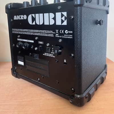 Roland Micro Cube 2-Watt 1x5" Guitar Combo 2004 - 2014 - Black image 2