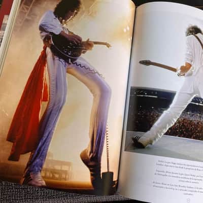 RED SPECIAL  Book / Libro BRIAN MAY'S RED SPECIAL. LA HISTORIA DE LA GUITARRA CASERA QUE SACUDIÓ A Q image 5