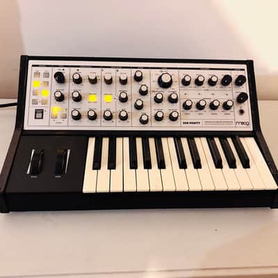 Moog Sub Phatty 2010s - Black