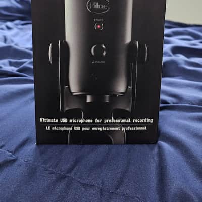 Microphone with free Sennheiser HD206 headphones +  InnoGear Mic stand image 2
