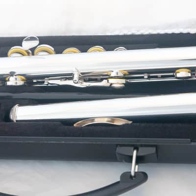 Yamaha YFL-222 Standard Silver-plated Flute *Cleaned & Serviced *Ready to play image 7