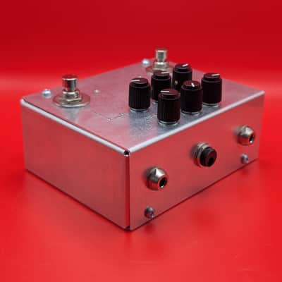Discordance Electric  Double Muffin Elk Sustainar War Fuzz Muff image 3