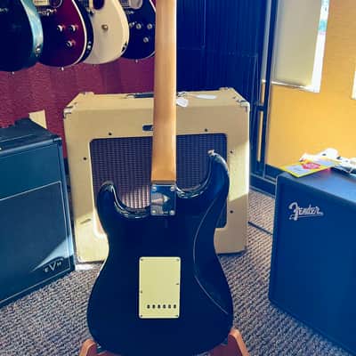 Fender LIMITED EDITION VINTERA® II ROAD WORN® '60S STRATOCASTER® 2025 - Black image 6
