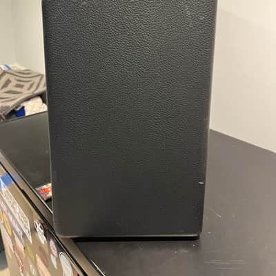 Fender '65 Deluxe Reverb Reissue 22-Watt 1x12" Guitar Combo 1994 - Present - Black image 4