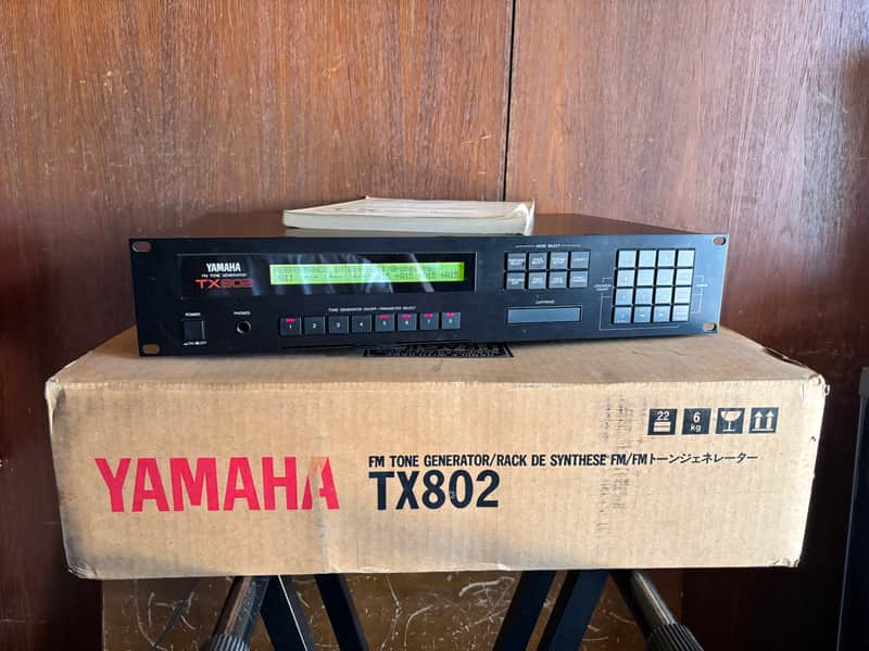YAMAHA TX802 FM TONE GENERATOR SYNTHESIZER 2U RACK w/ box New internal battery image 1