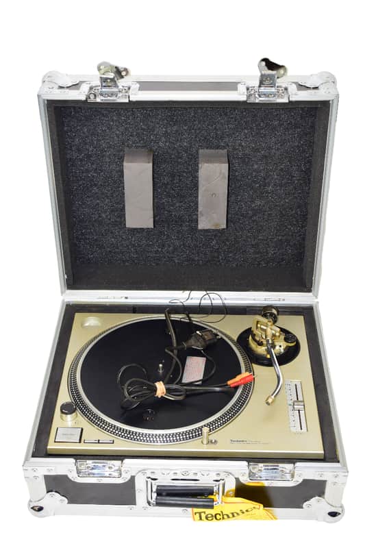 Technics SL-1200MK2 Direct Drive Turntable w/ Odyssey Road Case image 1