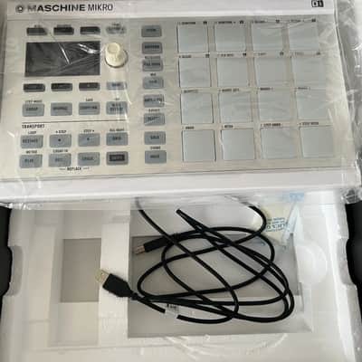 Native Instruments Maschine Mikro MKII 2010s - White Native Instruments Maschine Mikro Sampler & Sequencer (Open Box) image 5