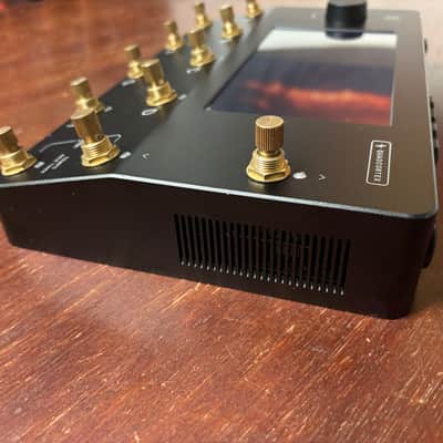 Neural DSP Limited Edition Black and Gold Quad Cortex 2023 - Black and Gold image 9