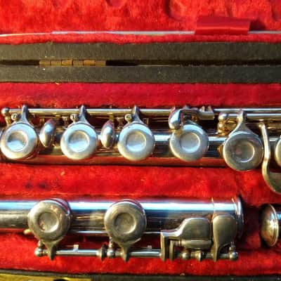 King Cleveland Flute, Made in USA, Silver Plate w/ case, Antique Good Condition. image 2