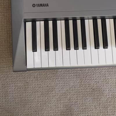 Yamaha MM8 Synthesizer 2010s - Silver image 5