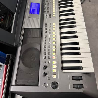 Yamaha PSR-S670 - Arrangeur Workstation 61touches