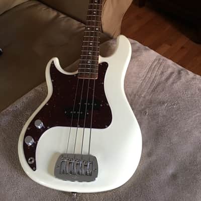 G&L USA LB-100 lefty Vintage White image 2