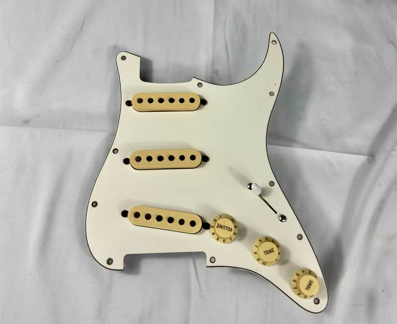 Seymour Duncan Antiquity Texas Hot Loaded Stratocaster Single Coil Pickguard 2000’s - White image 1