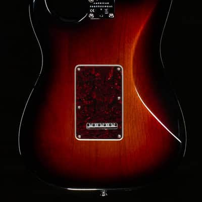 Fender American Professional II Stratocaster 3-Color Sunburst Rosewood Fingerboard (472) image 4