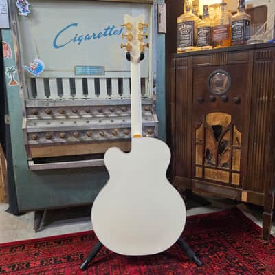 2023 Gretsch G6136-55 Vintage Select '55 Falcon White Pearl Metallic image 6