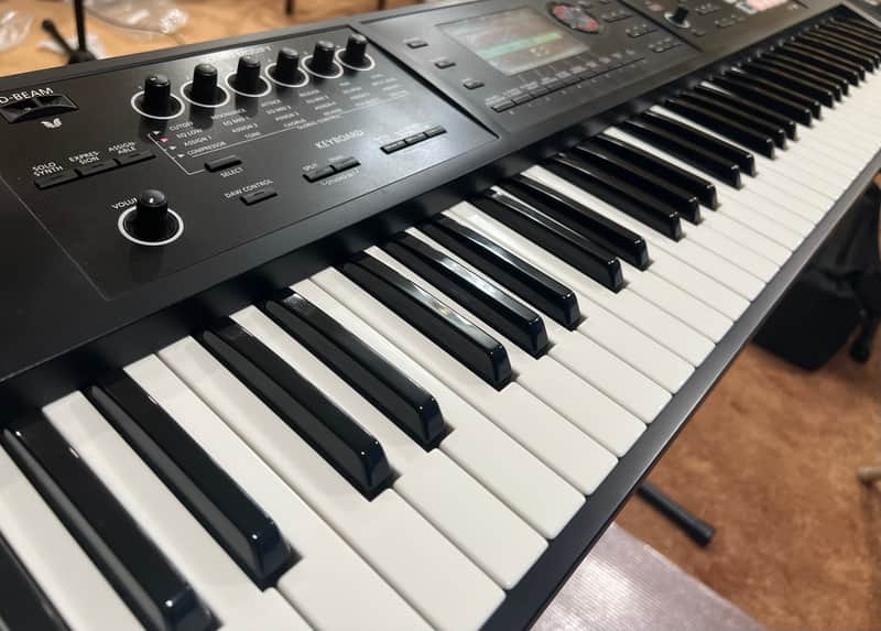 Roland FA-07 76-Key Music Workstation 2014 - Present - Black image 1