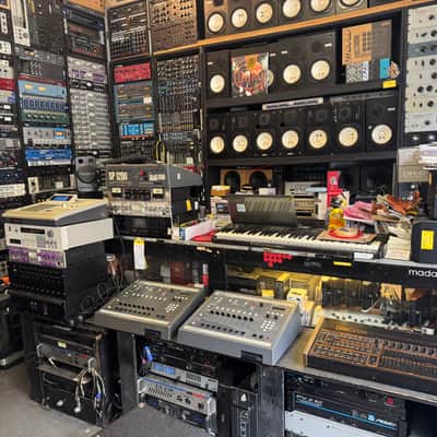 Akai MPC3000 MIDI , MPC 3000 32 meg drum sampler /PADS/ v 3.11 ,Floppy Drive, 120volt //ARMENS// image 5