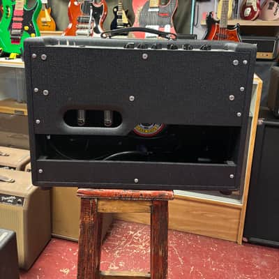 Carr The Bloke 48-Watt 1x12" Guitar Combo Green/Black image 9