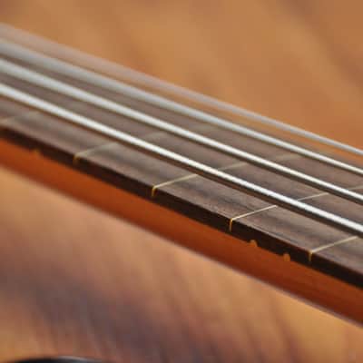 Squier  Classic Vibe 60's Jazz Bass Fretless 3 Tone Sunburst image 12