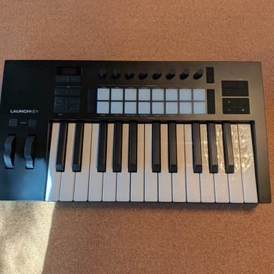 Novation Launchkey 25 MKIII MIDI Keyboard Controller 2020 - Present - Black
