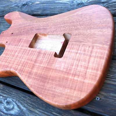 Stratocaster body, mahogany/maple image 9