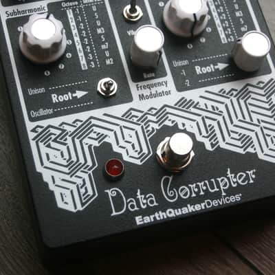 EarthQuaker Devices Data Corrupter Modulated Monophonic PLL Harmonizer image 8