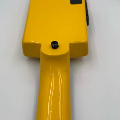 Spirit by Steinberger Headless Bass w/ Bag- Yellow image 9