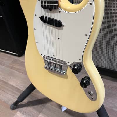 Fender Musicmaster with Rosewood Fretboard 1974 - Olympic White image 4
