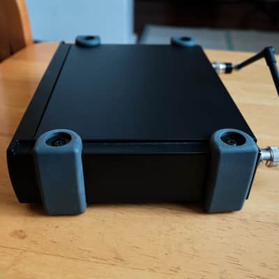 Shure SLX14 Wireless Guitar System - H19 Band - Black image 3