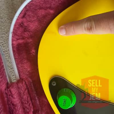 Beautiful 1990 Ibanez JEM777DY Desert Yellow Pyramid Inlays + Hard Case + Tremolo Arm + Original Manual + Strap image 16