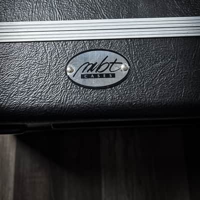 MBT ABS Molded Plastic Deluxe Hardshell Bass Guitar Case image 3